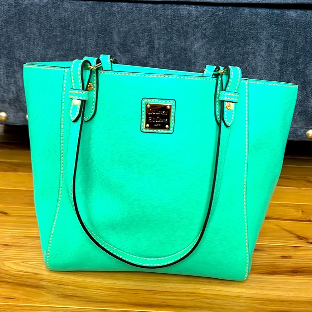 Dooney and Bourke Janie tote bag